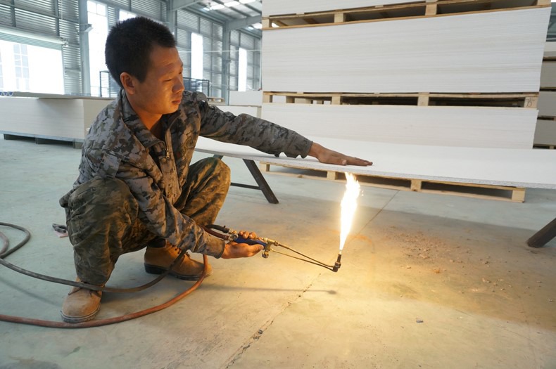 纖維增強硅酸鹽防火板的優(yōu)勢有哪些